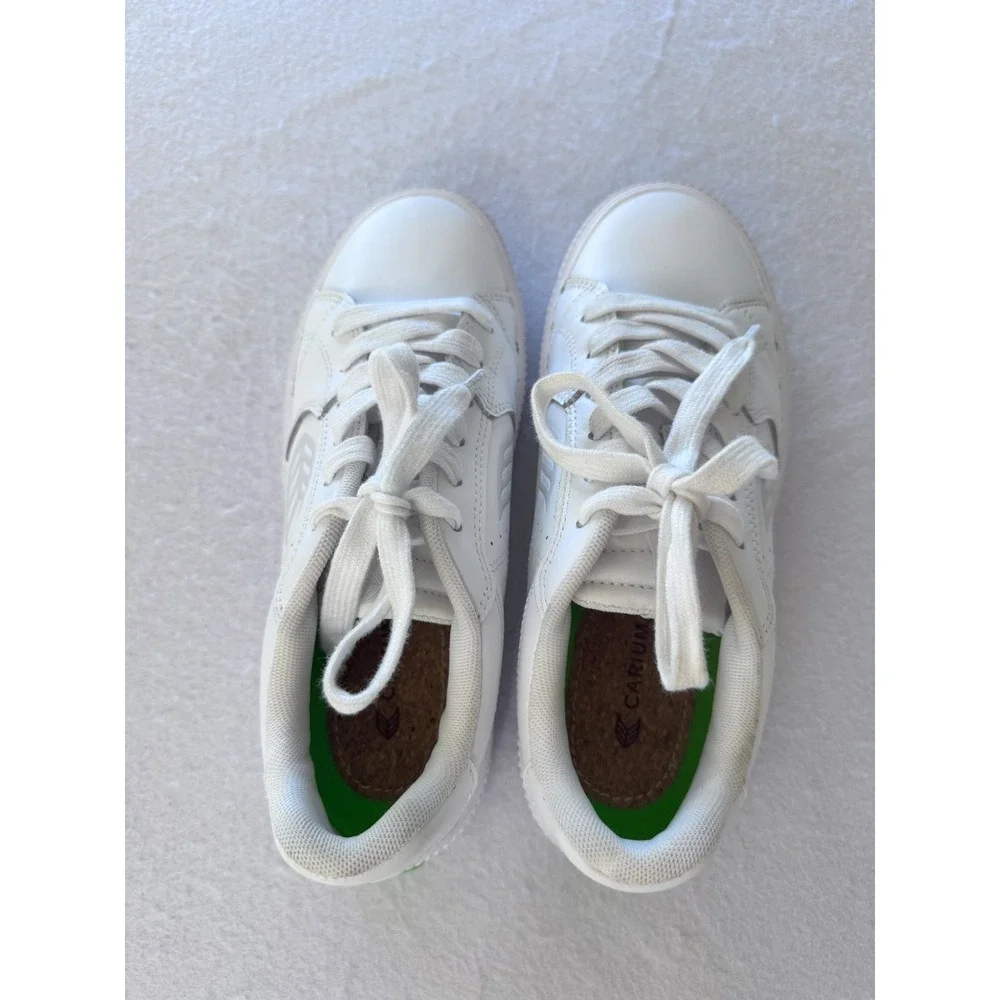 Cariuma salvas white
